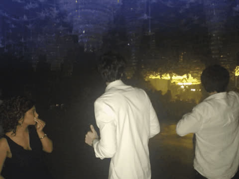 1902574