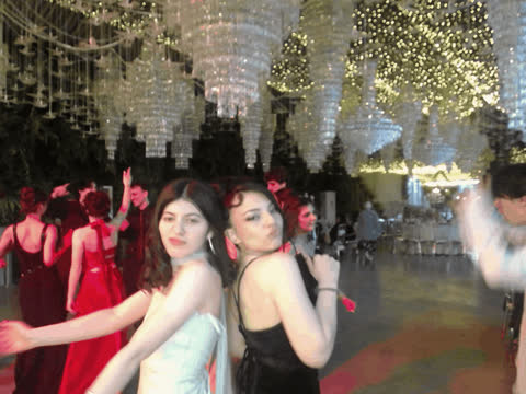 1902351