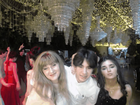 1902349