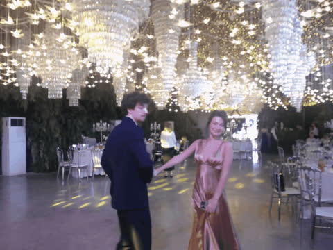 1902298