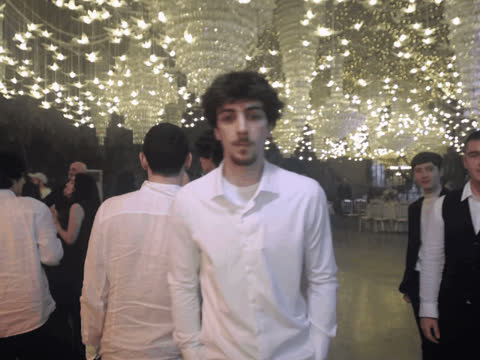 1902332
