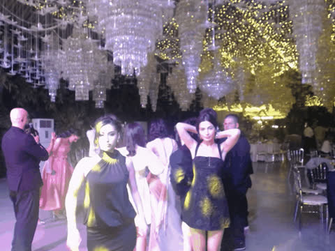 1902454