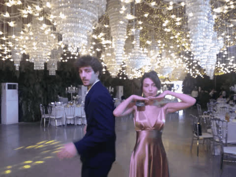 1902303