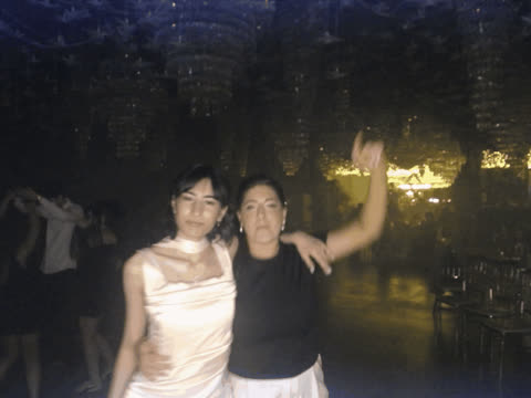 1902565