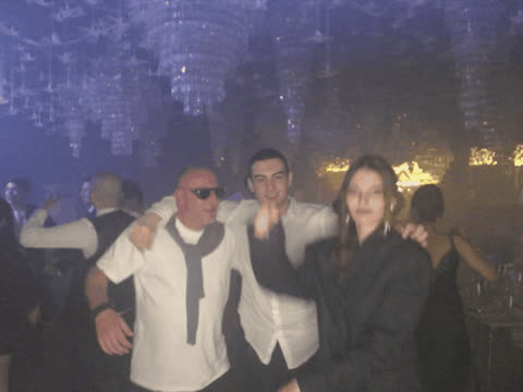 1902634