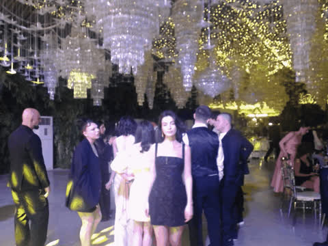 1902458