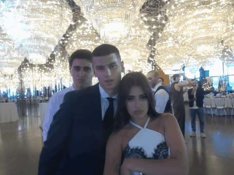1901587