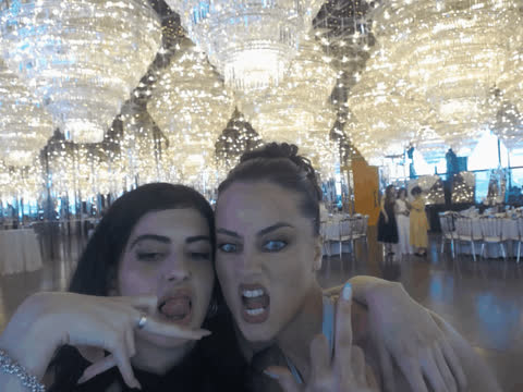 1901619