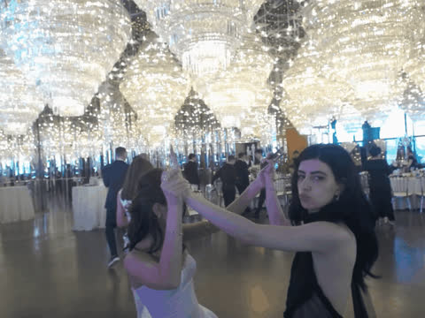 1901610