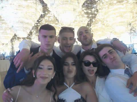 1901588