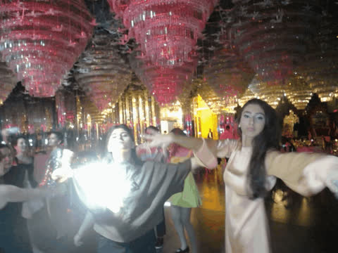 1902162