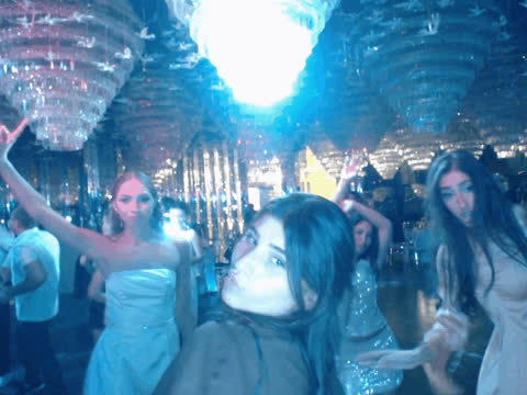1902087