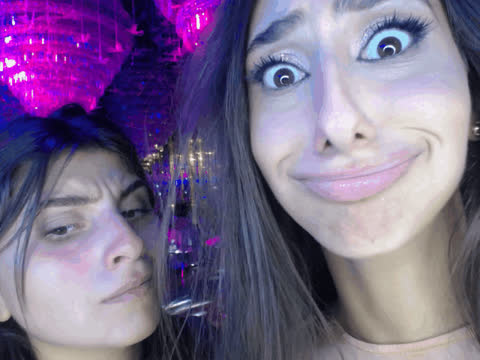1902176