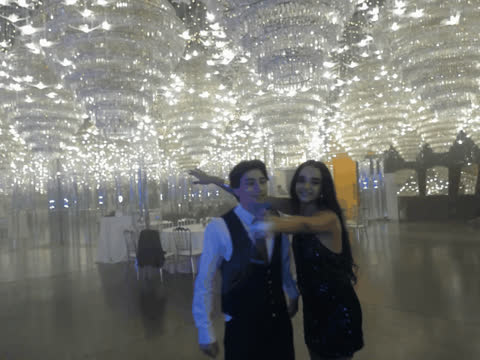 1903136