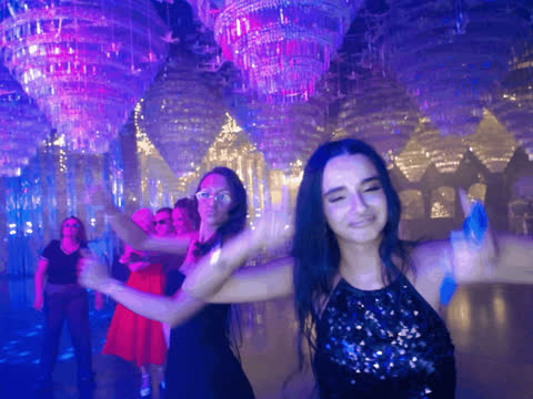 1903072
