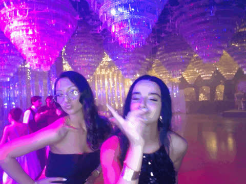 1903063