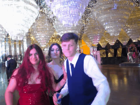 1902906
