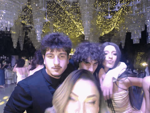 1904123