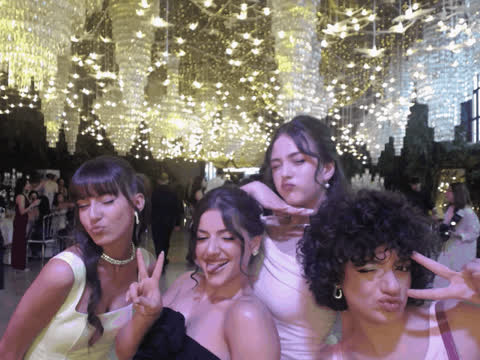 1904046