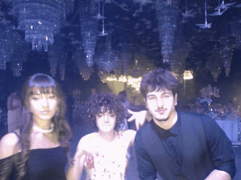1904277