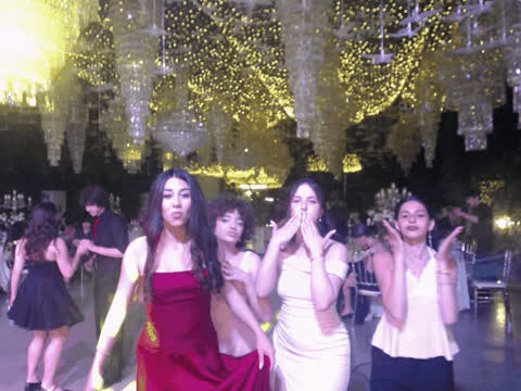1904172