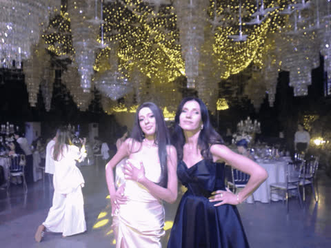 1904128