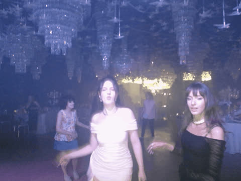 1904308