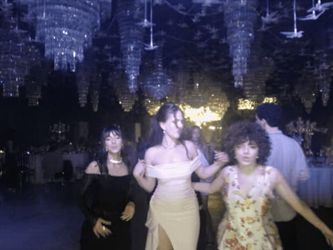 1904289