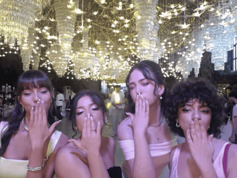 1904047