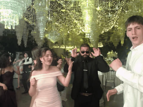 1904211