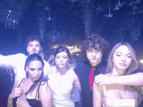 1904228