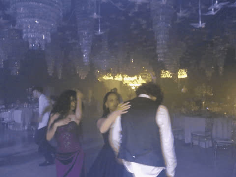 1904253