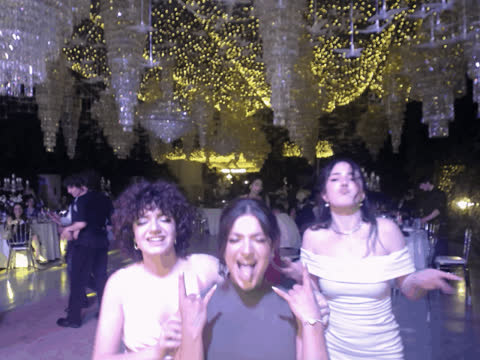 1904178