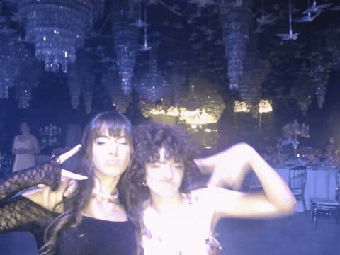 1904275