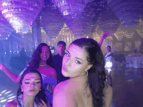 1903472