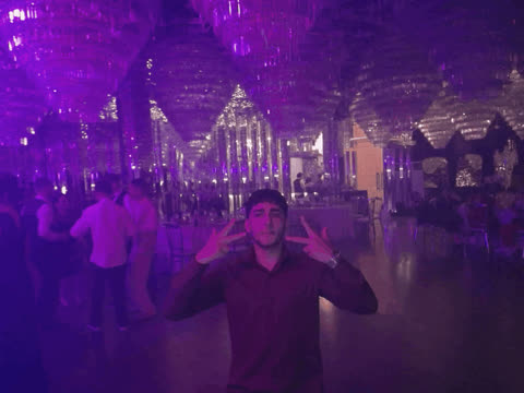 1903300