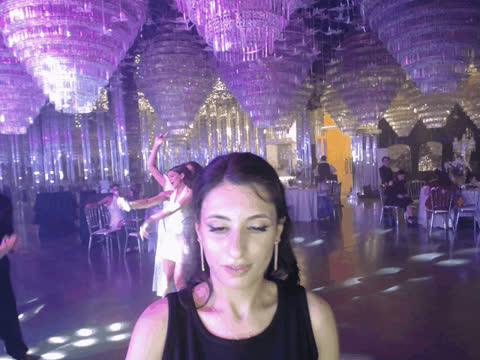 1903533