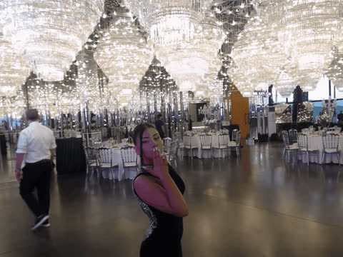 1902899