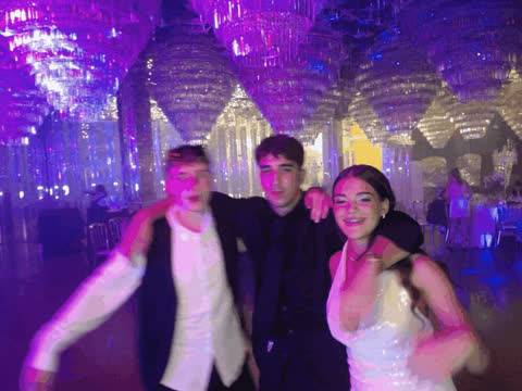 1903685