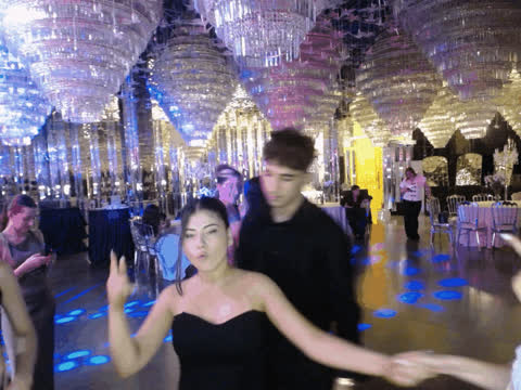 1903836