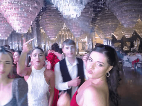 1903204