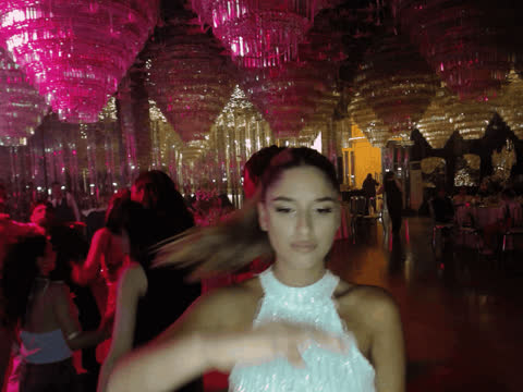 1903200