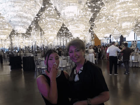 1902914