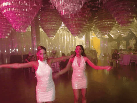 1903672