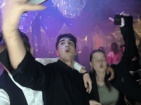 1903609
