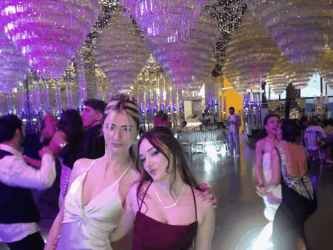 1903156