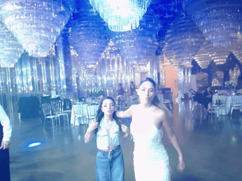 1903712