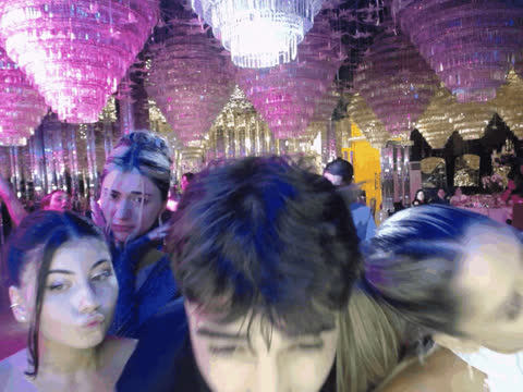 1903381