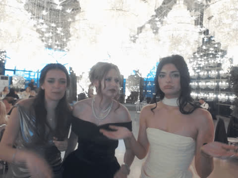 1903085