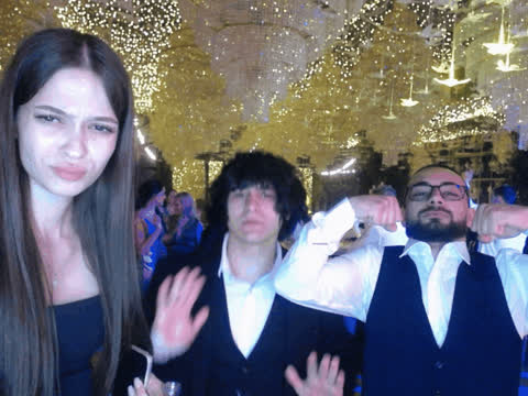1903296